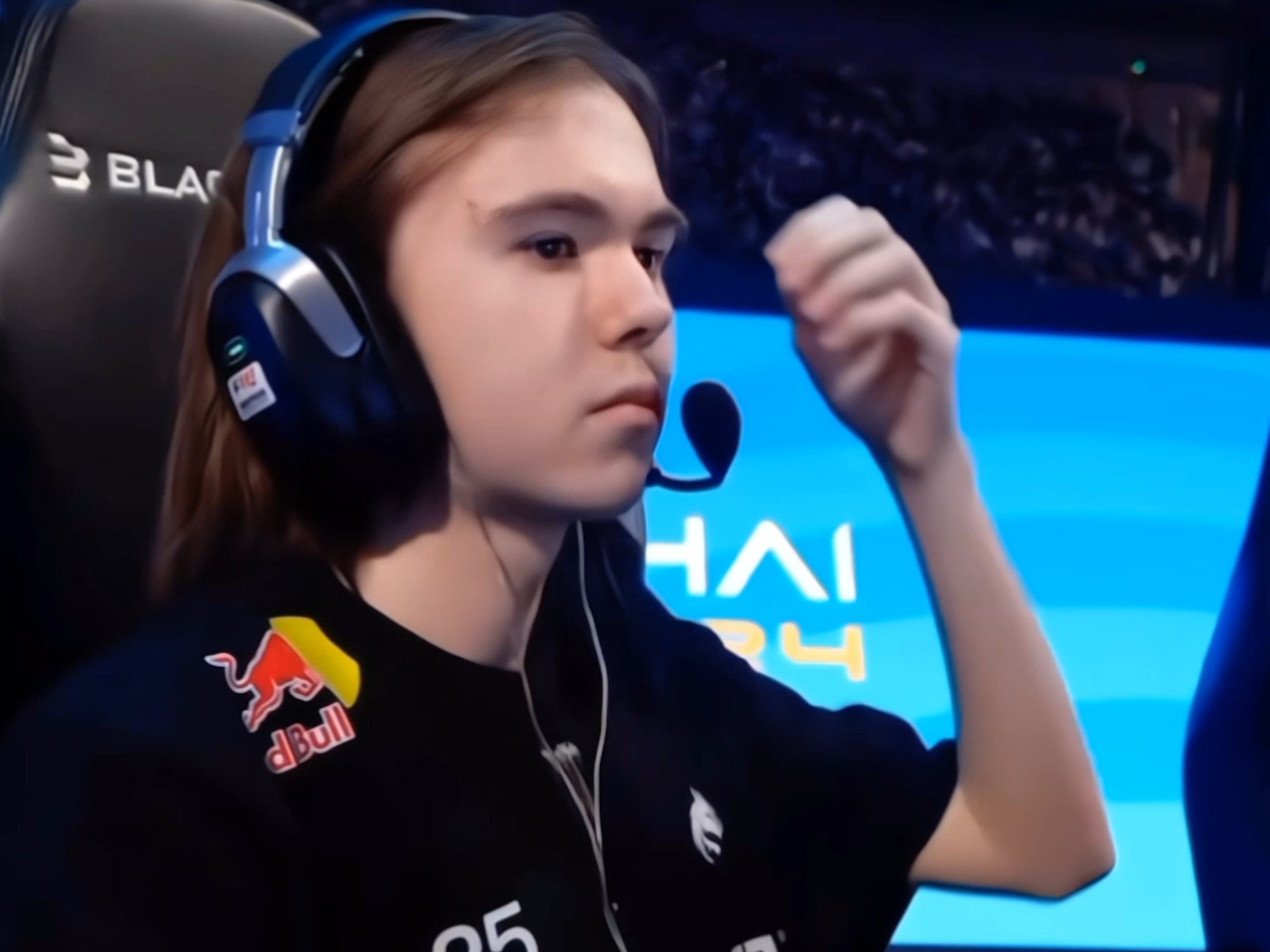 职业选手的社交圈：为什么他们只愿意和同量级的高手交流？（职业选手的圈层秘密：为何只与同段位高手深交？）