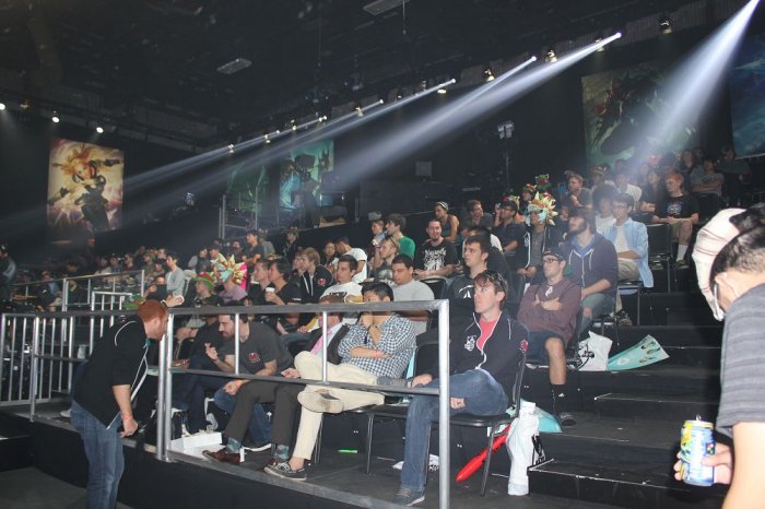 扑克中的加注逻辑（扑克加注策略解析）